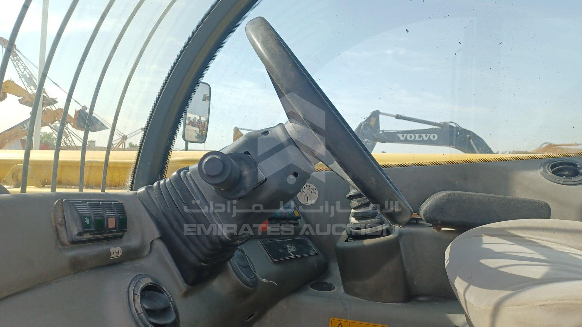 2007 NEW HOLLAND LM 1745 VIN: FNHNH17MN7HK37134