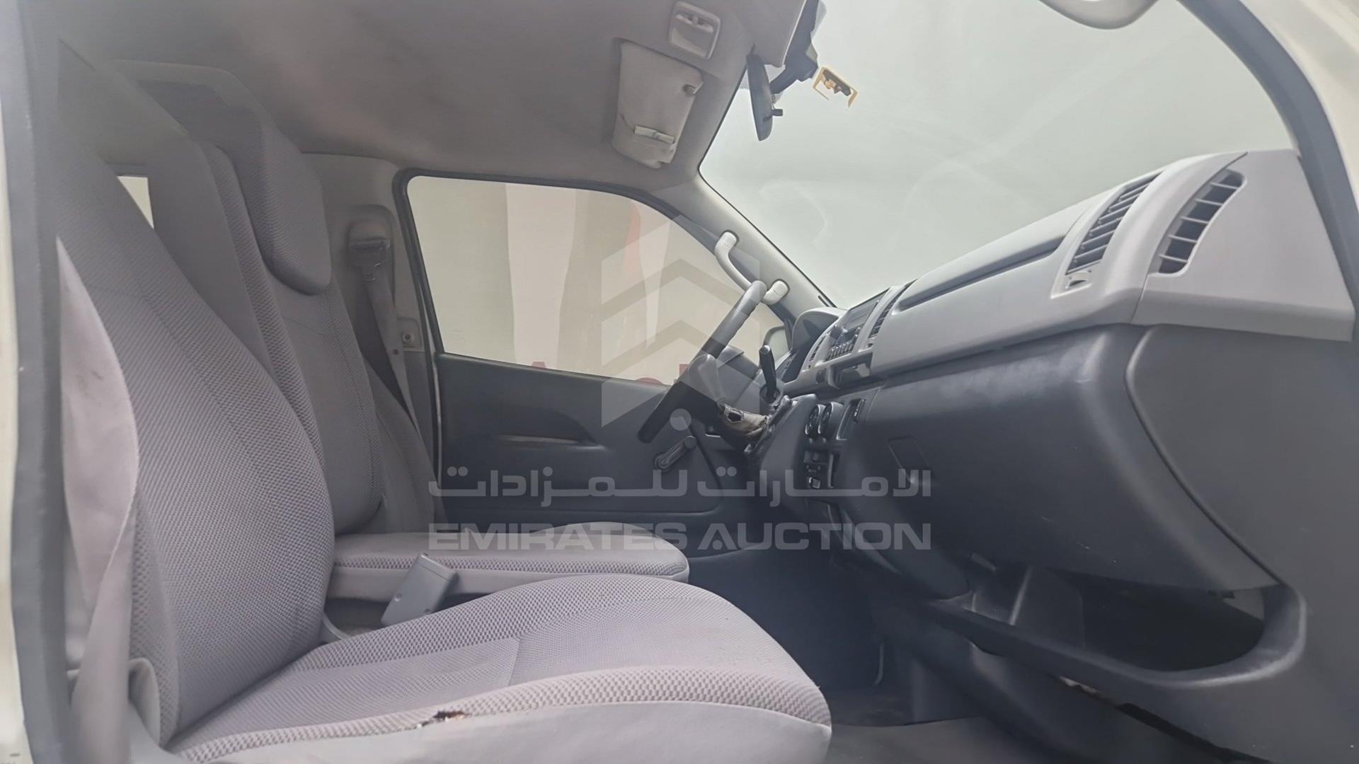 2008 TOYOTA HIACE VIN: JTGJX02P583002012
