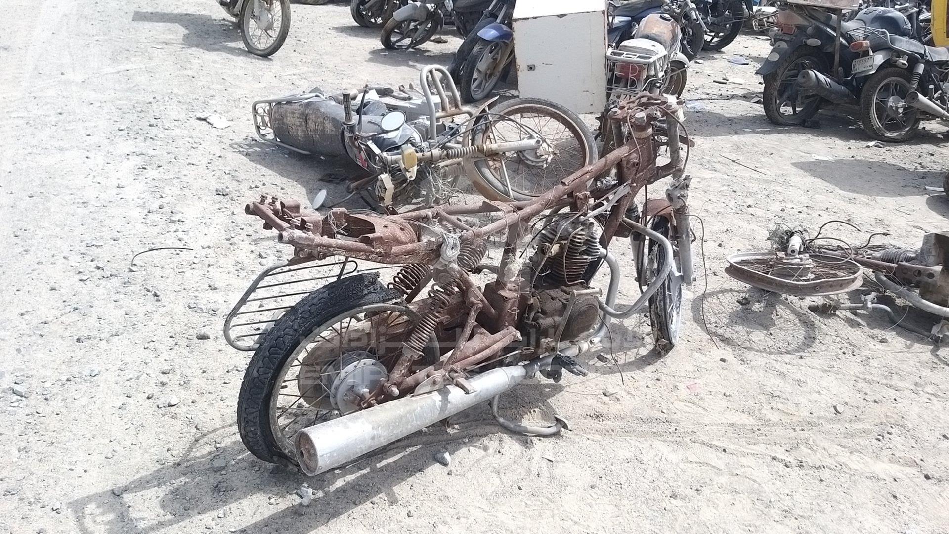 0 BAJAJ 100CT VIN: MD2DDDUZZTWA04515