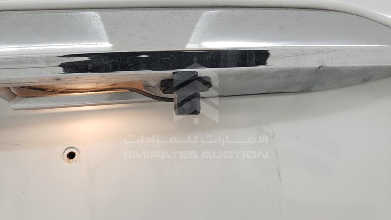 JTNGE52M9EA038871 Auction: EmiratesAuction Lot: 404817 JTNGE52M9EA038871 Toyota Previa 2014 WHITE Photo 24