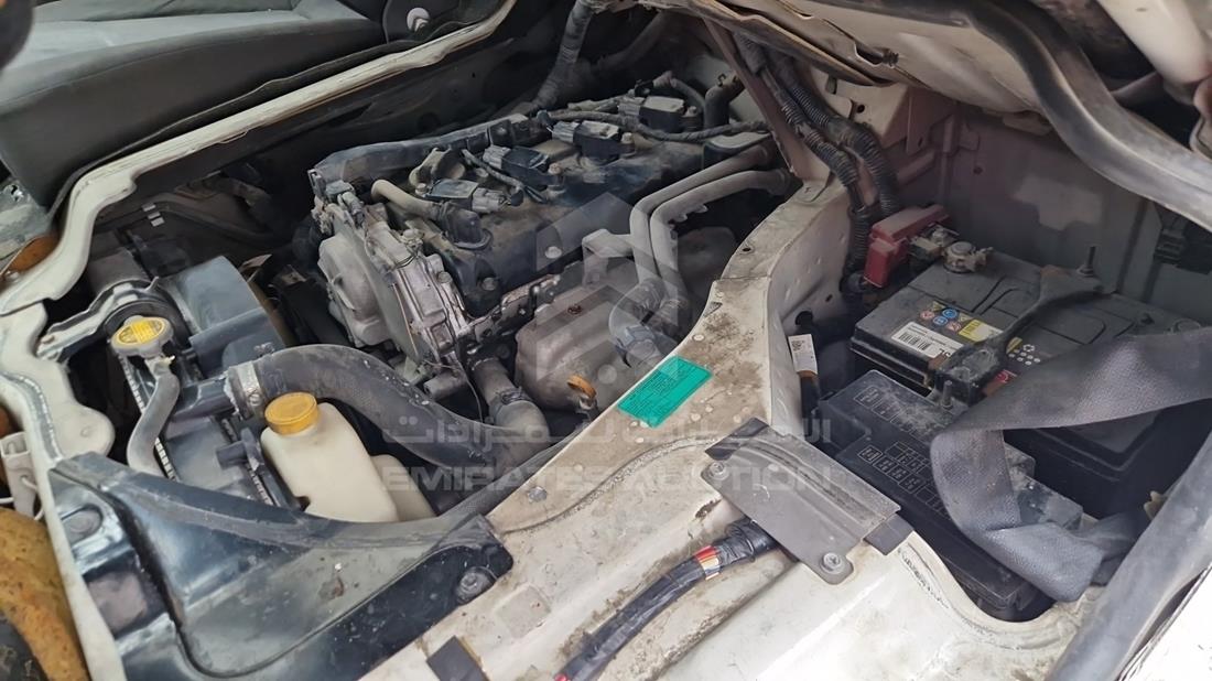 2014 Nissan Urvan — Engine Bay — Photo 22