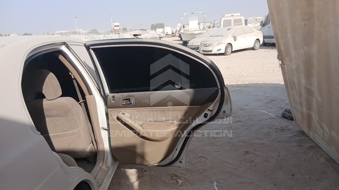 هوندا سيفيك 2004 — الباب الخلفي الأيمن — صورة 21