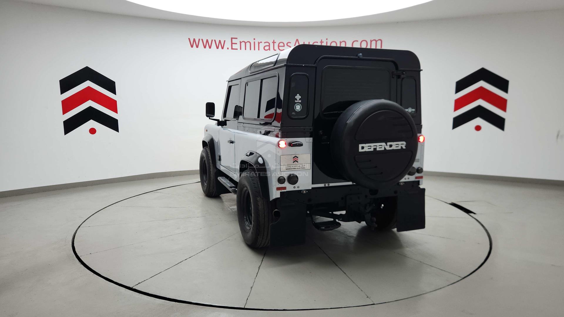 2010 LAND ROVER DEFENDER VIN: SALLDVBS8AA794793