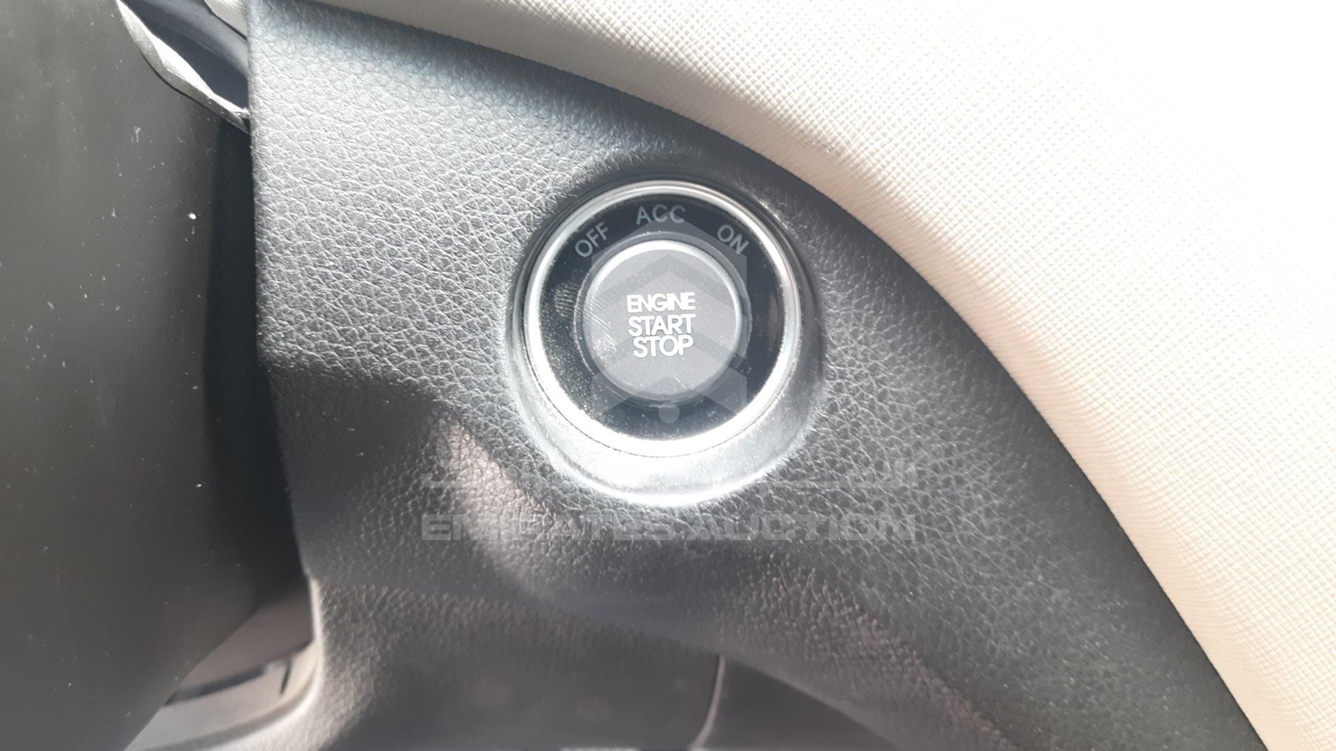 2014 HYUNDAI SANTA FE VIN: KMHSU81E4DU073033