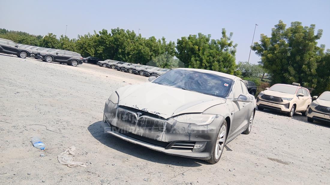 2018 Tesla Model S — Front Left Angle — Photo 7