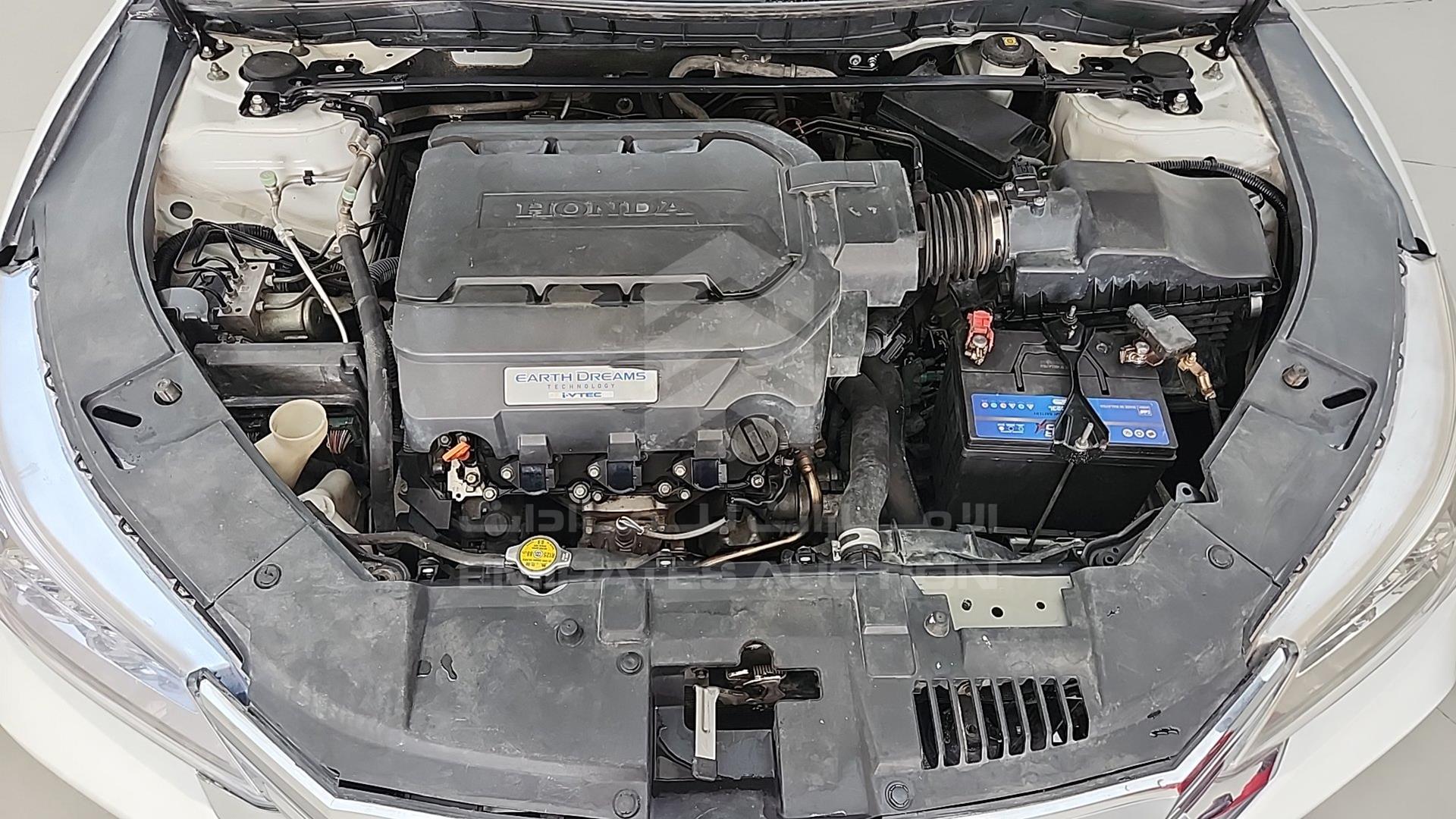 2016 HONDA ACCORD VIN: LUCCR3668G3400375