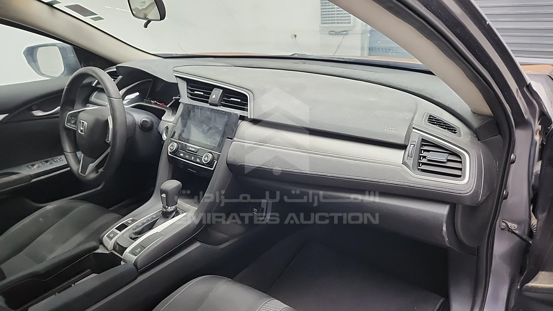 2018 HONDA CIVIC VIN: 2HGFC2F70JH592807