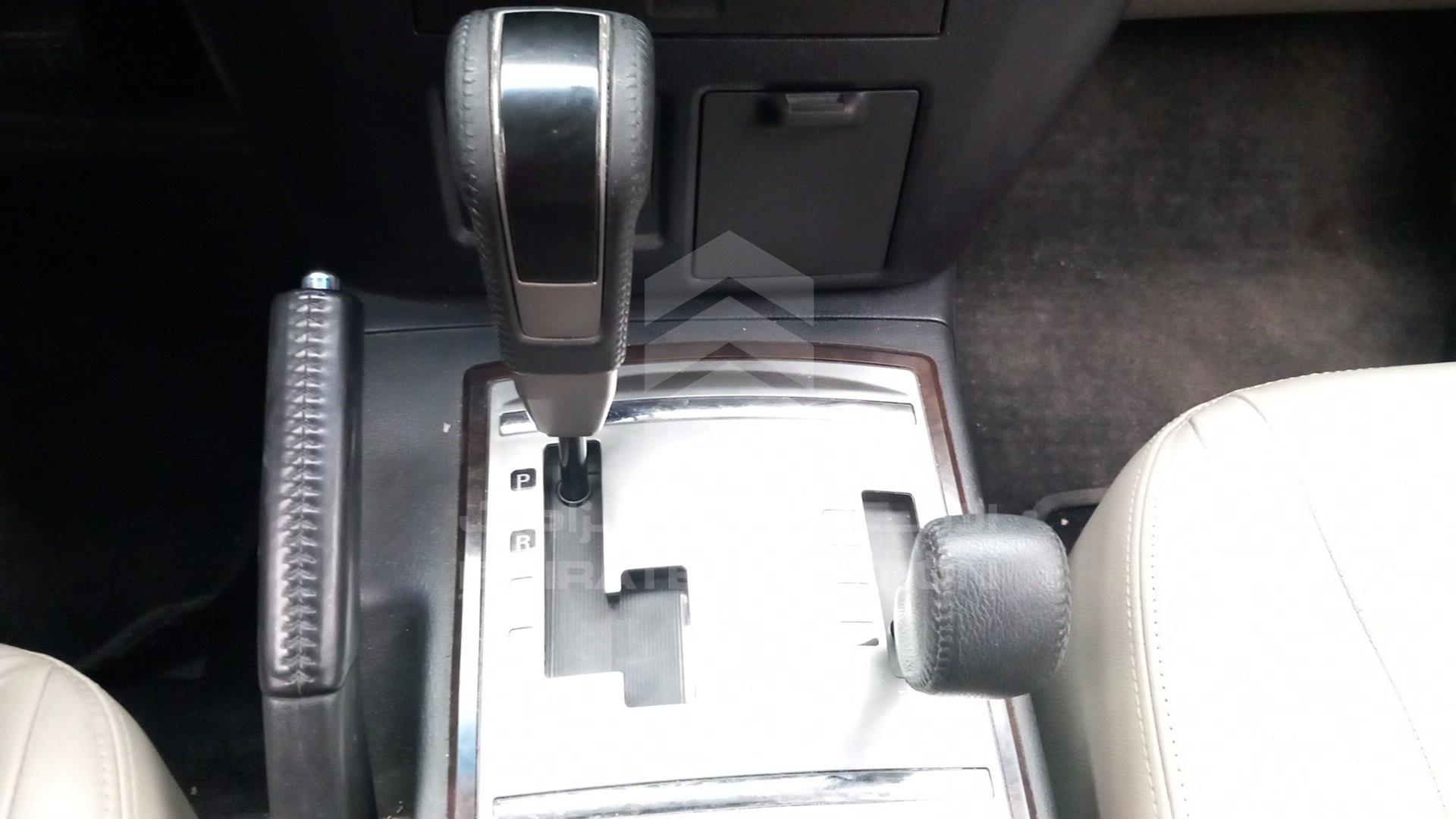 2010 MITSUBISHI PAJERO VIN: JMYLRV95WAJ713865