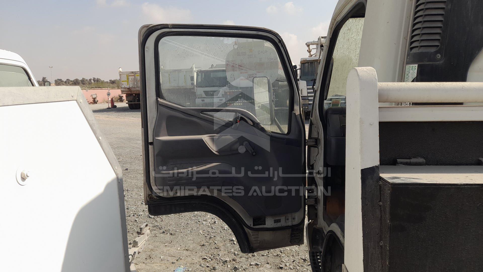2008 MITSUBISHI CANTER VIN: JL6BCE6J68K015171