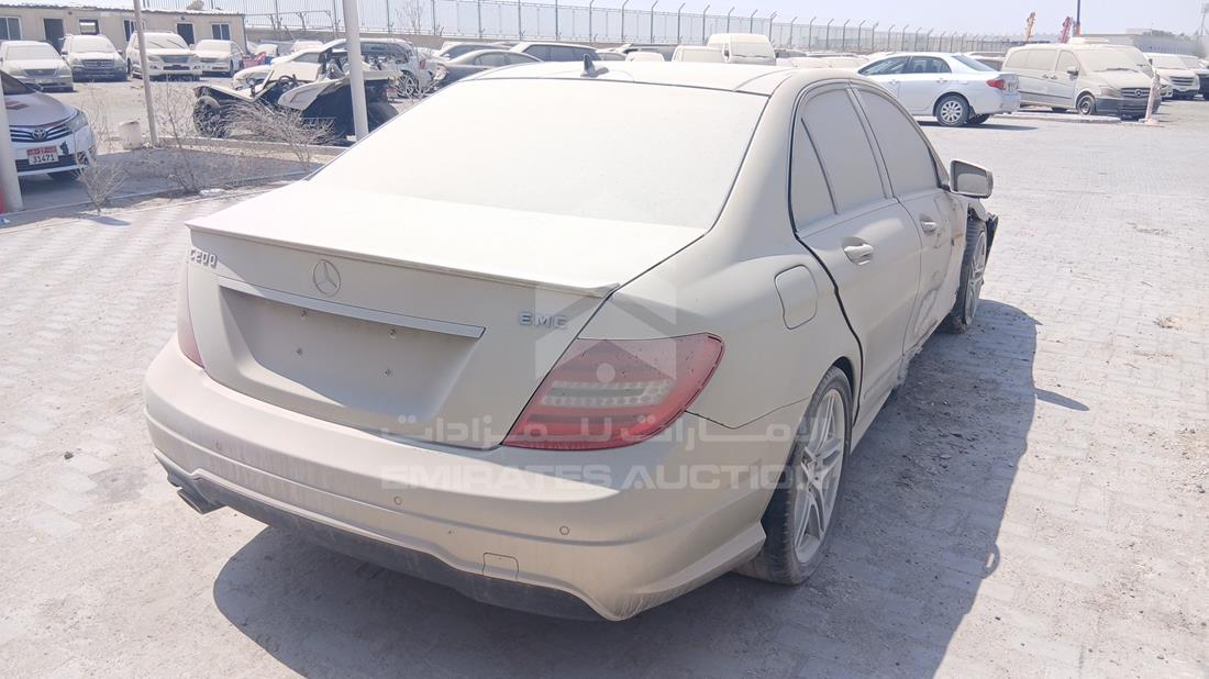 مرسيدس C200 2012 — الزاوية الخلفية اليمنى — صورة 8