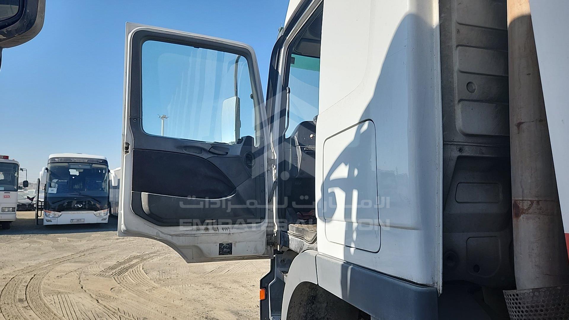 2008 MERCEDES ACTROS VIN: WDAKHCAA58L308529