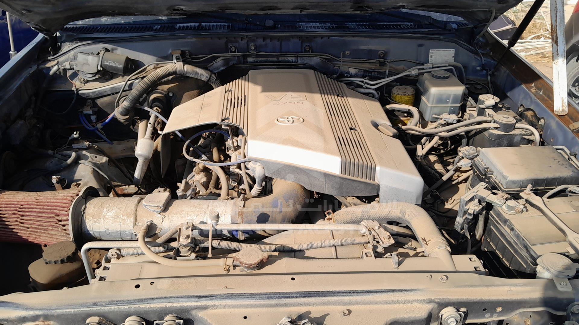 2005 TOYOTA LAND CRUISER VIN: JTEHT05J552074064