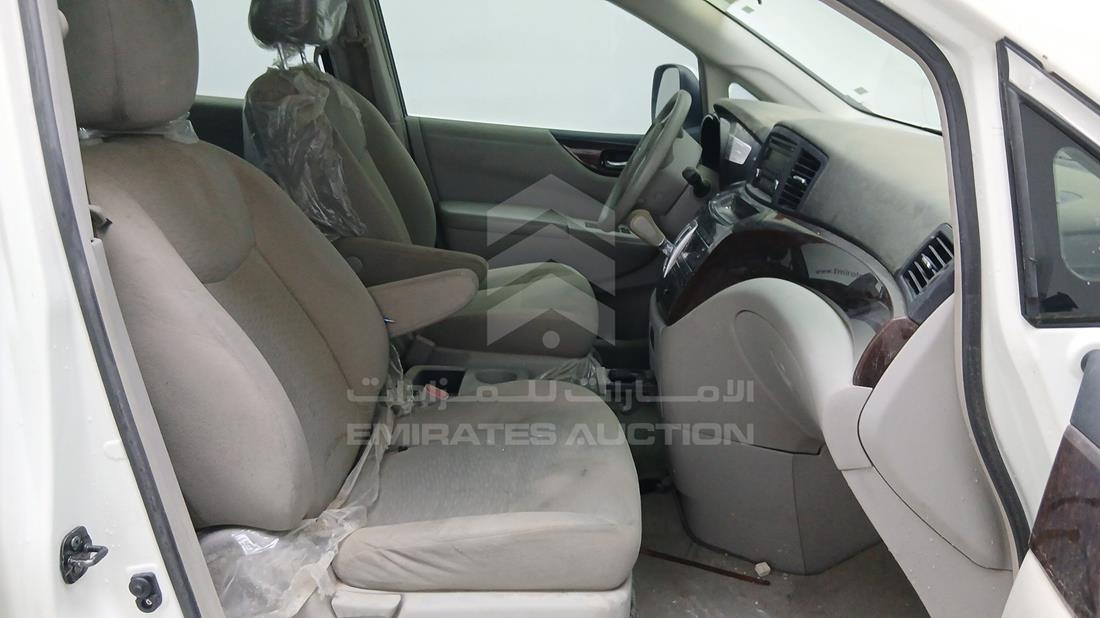 2013 Nissan Quest — Front Right Passenger Seat View — Photo 26