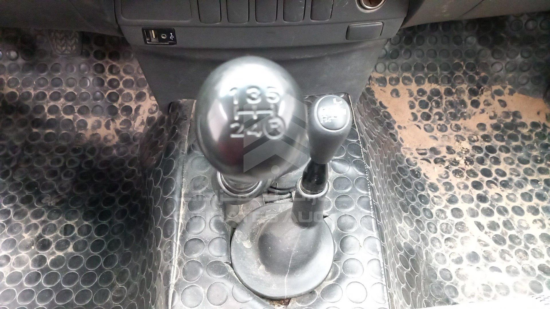 2013 TOYOTA HILUX VIN: MR0FX22G0D1359913