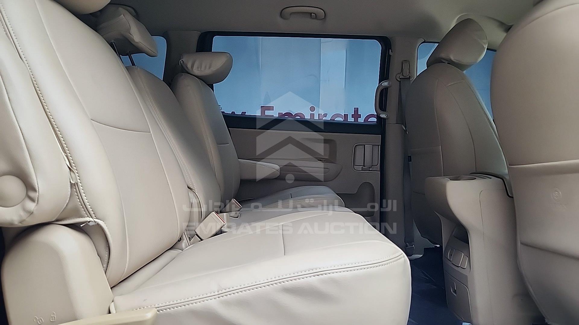 2017 KIA CARNIVAL VIN: KNAMB8129H6273986