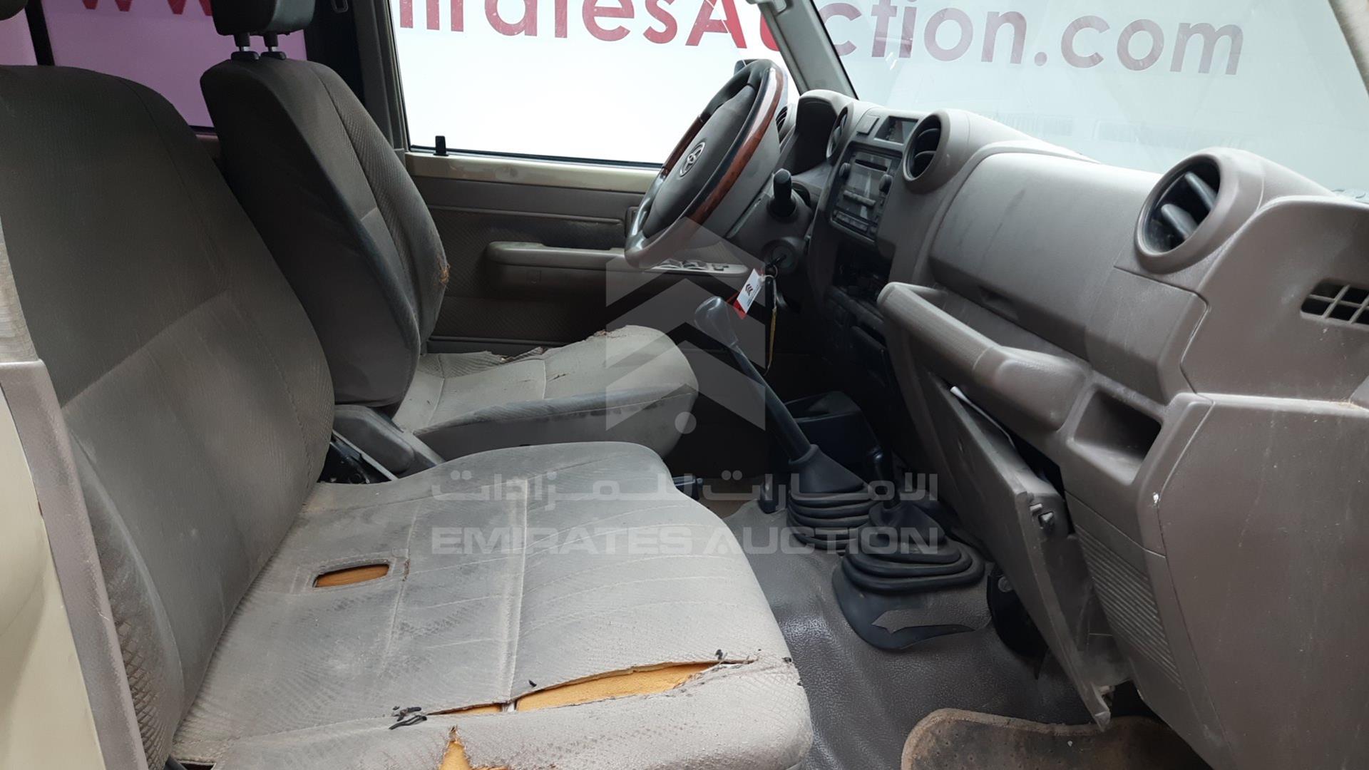 2013 TOYOTA LAND CRUISER VIN: JTFBU71J3D4702655