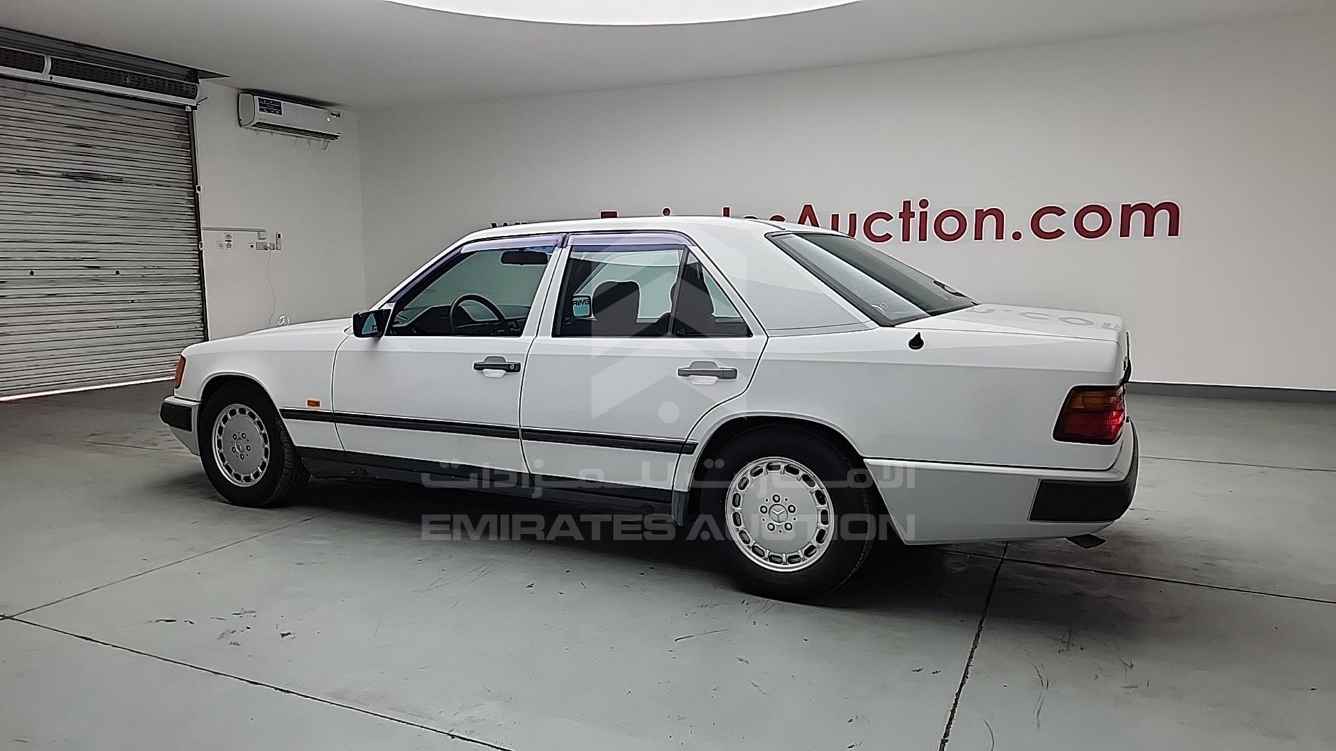 1986 MERCEDES 230 VIN: WDB1240231A286248
