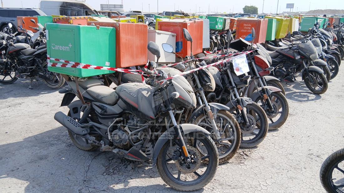 5 Motorbikes — Front Right Angle — Photo 10
