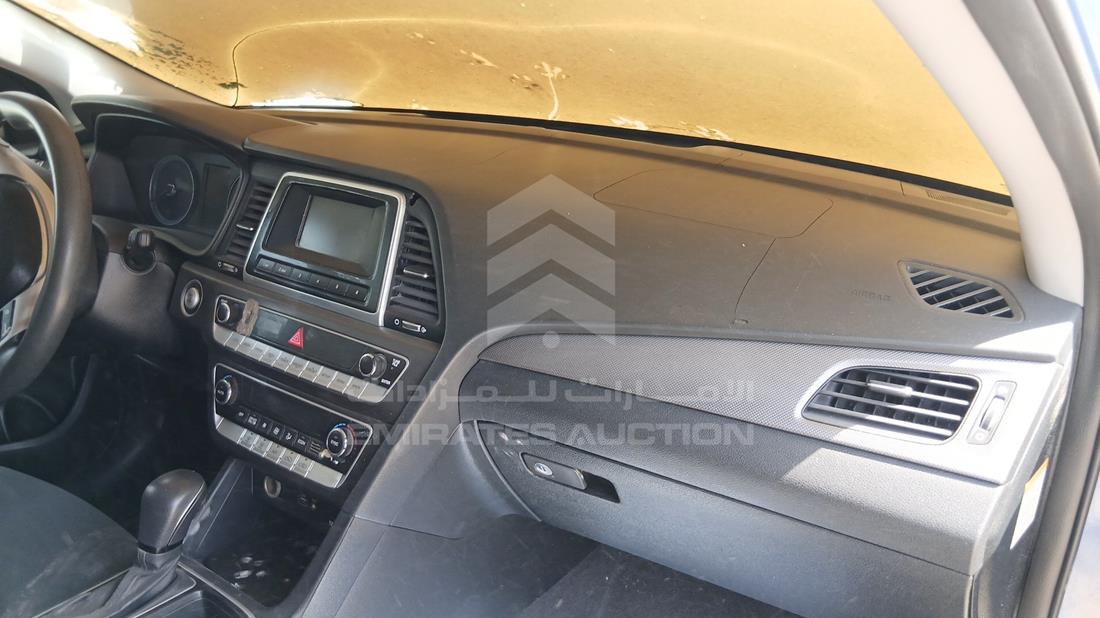 2018 Hyundai Sonata — Front Right Passenger Dashboard View — Photo 23