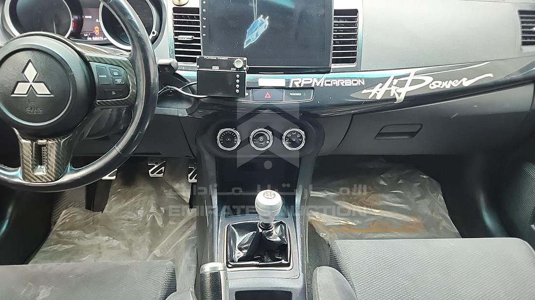 2014 Mitsubishi Lancer Evolution — Gear View — Photo 16