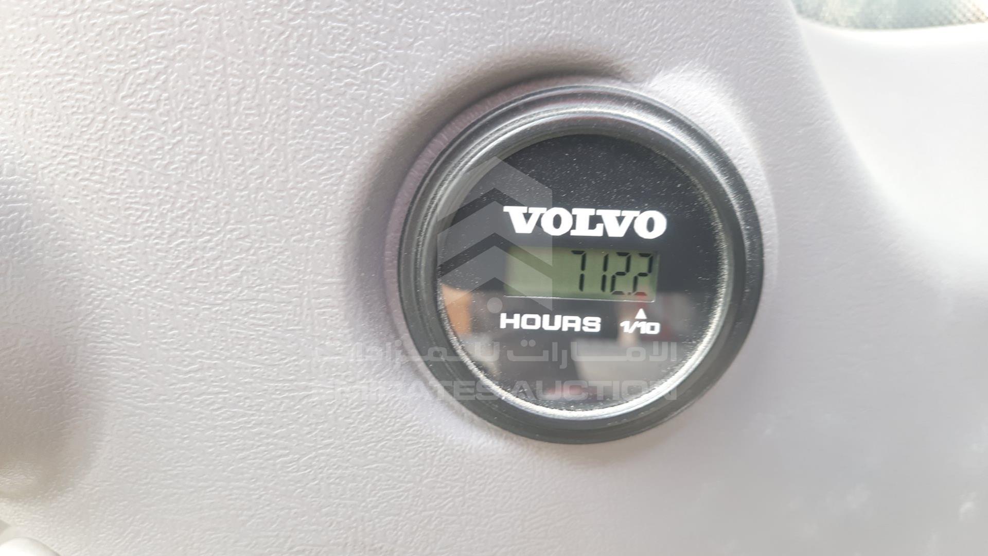 2024 VOLVO EC220DL VIN: VCEC220DE00232955