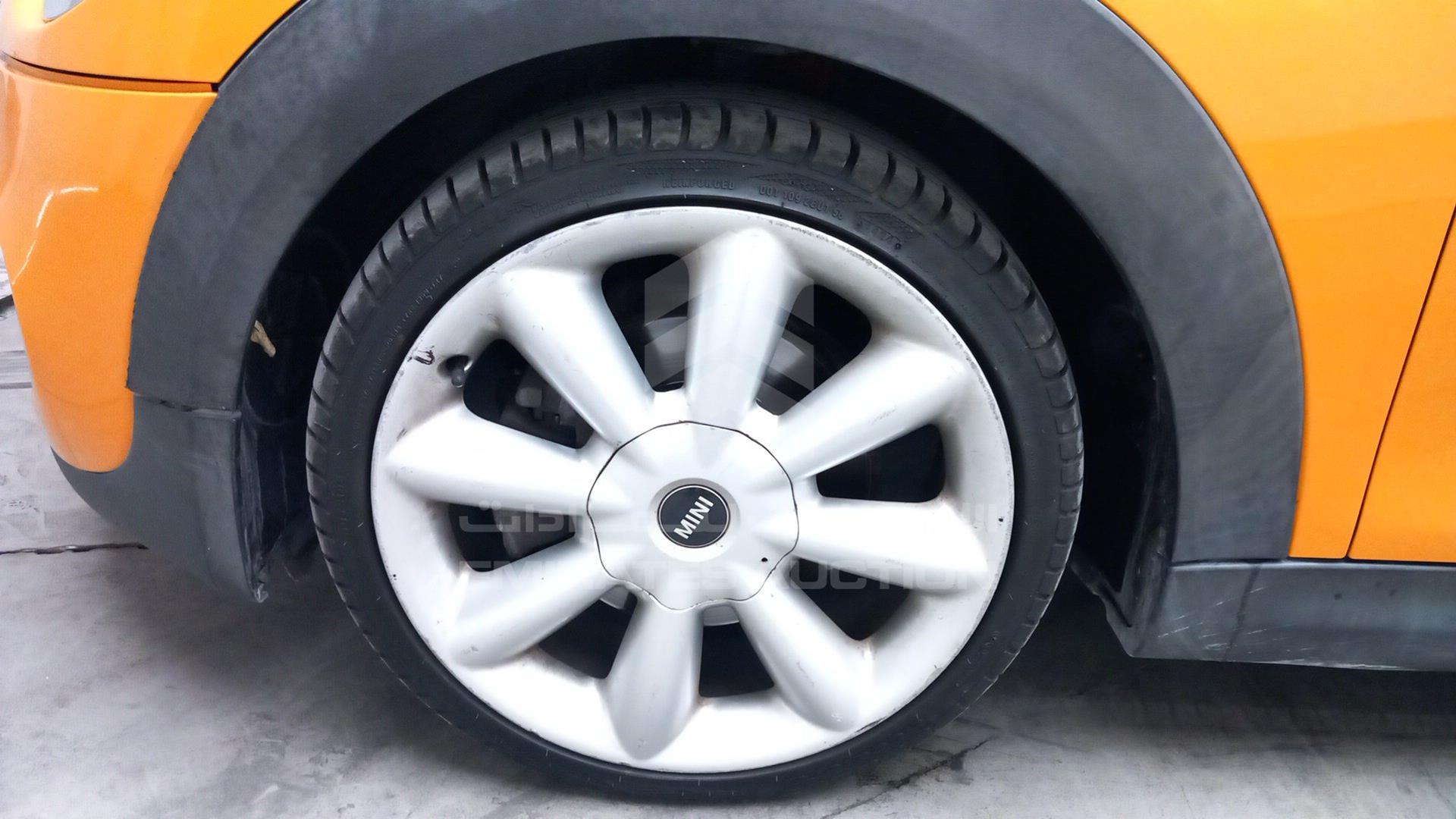 2014 MINI COOPER S VIN: WMWXM7109ET905379