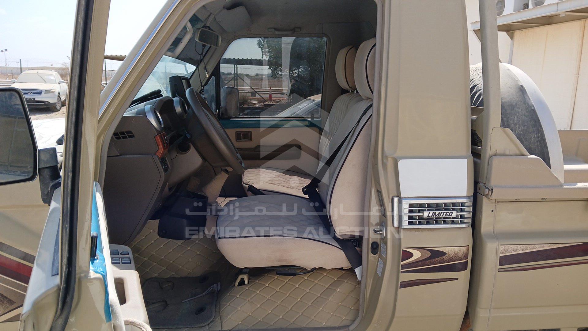 2015 TOYOTA LAND CRUISER VIN: JTFLU73J1F7019579