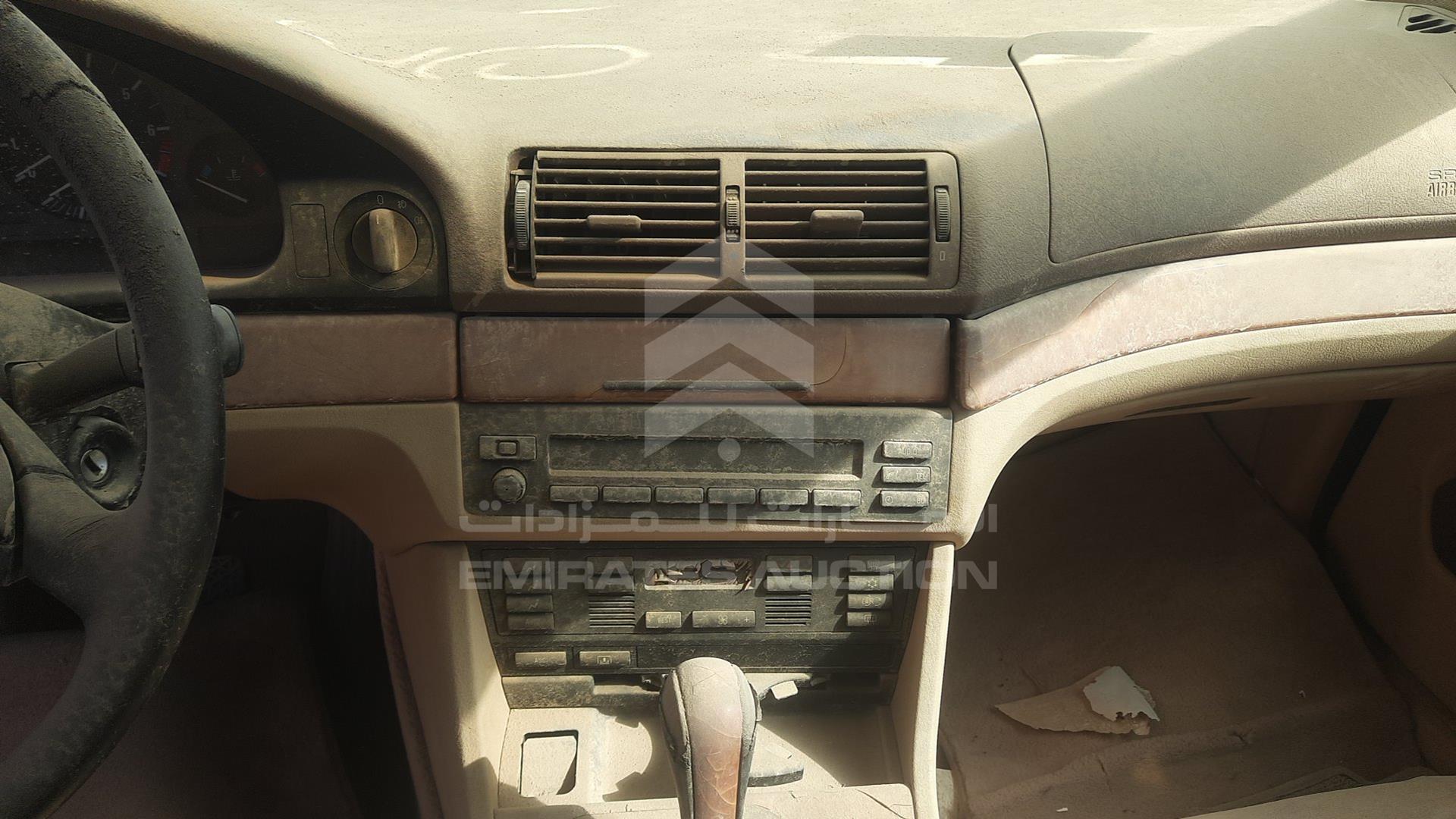 0 BMW --- VIN: WBADD6107WBR48882