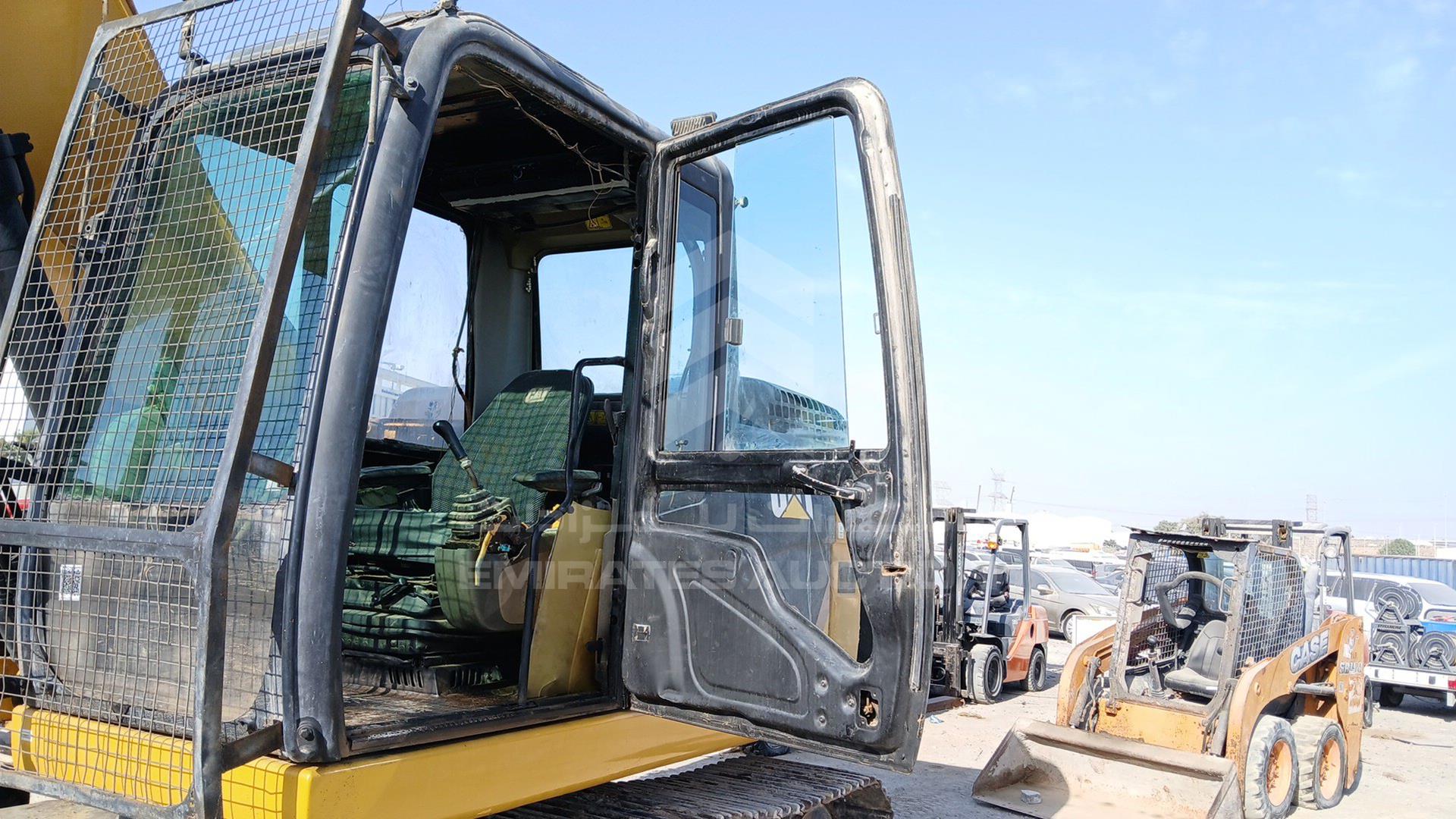 2015 CATERPILLAR 320D VIN: CAT0320DTDNP00354