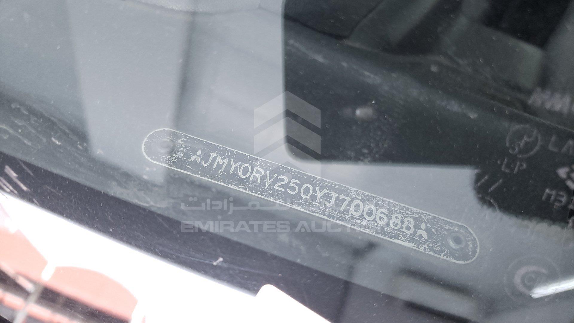 JMY0RV250YJ700688 - 2000 Mitsubishi Pajero - #422876