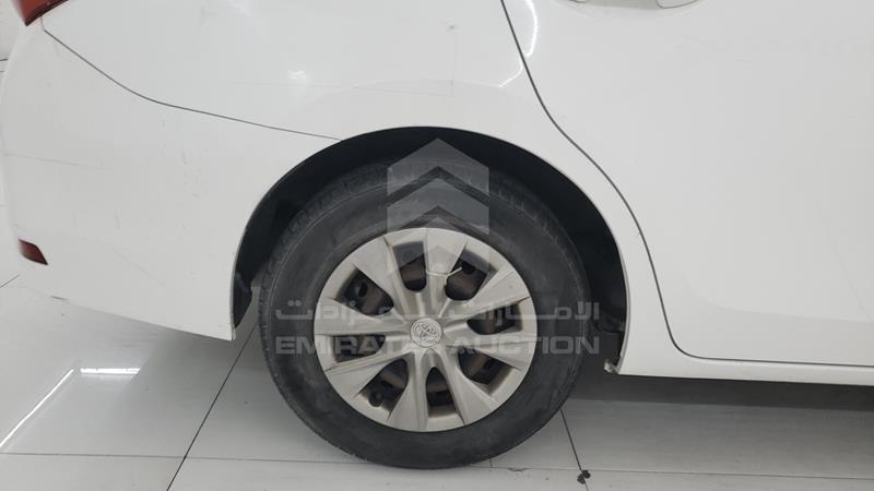 RKLBB9HE7H5198617 Auction: EmiratesAuction Lot: 404129 RKLBB9HE7H5198617 Toyota Corolla 2017 WHITE Photo 26