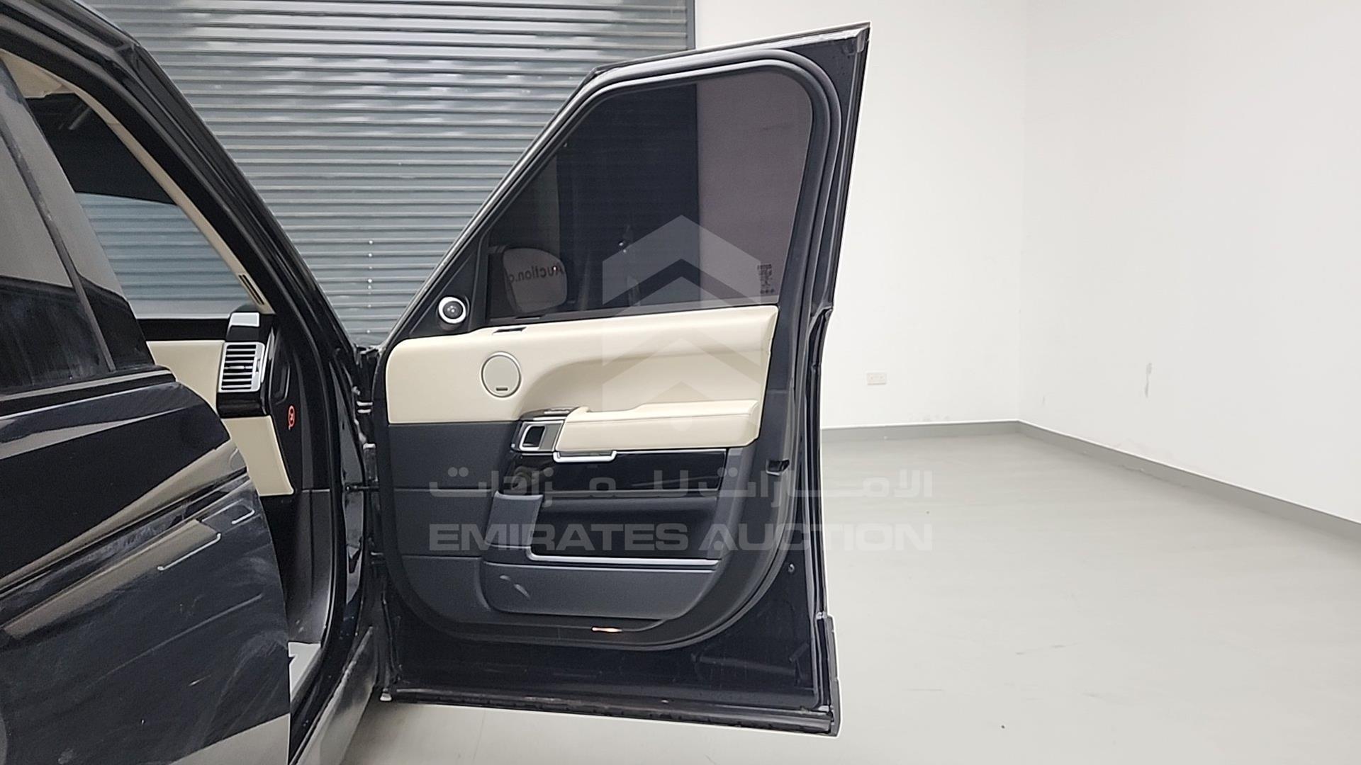 2017 RANGE ROVER VOGUE VIN: SALGA2FE3HA322950