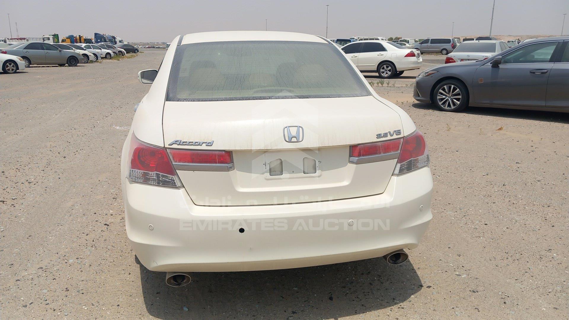 2011 HONDA ACCORD VIN: JHMCP3673BC400200