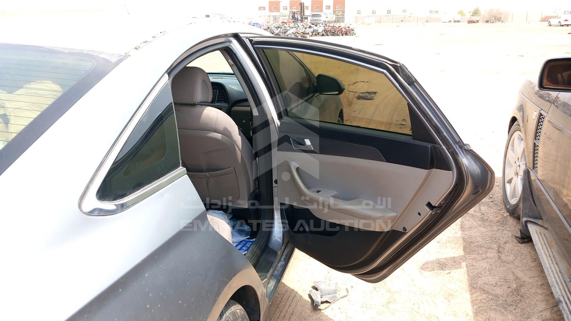 2015 HYUNDAI SONATA VIN: 5NPE24AF8FH039795