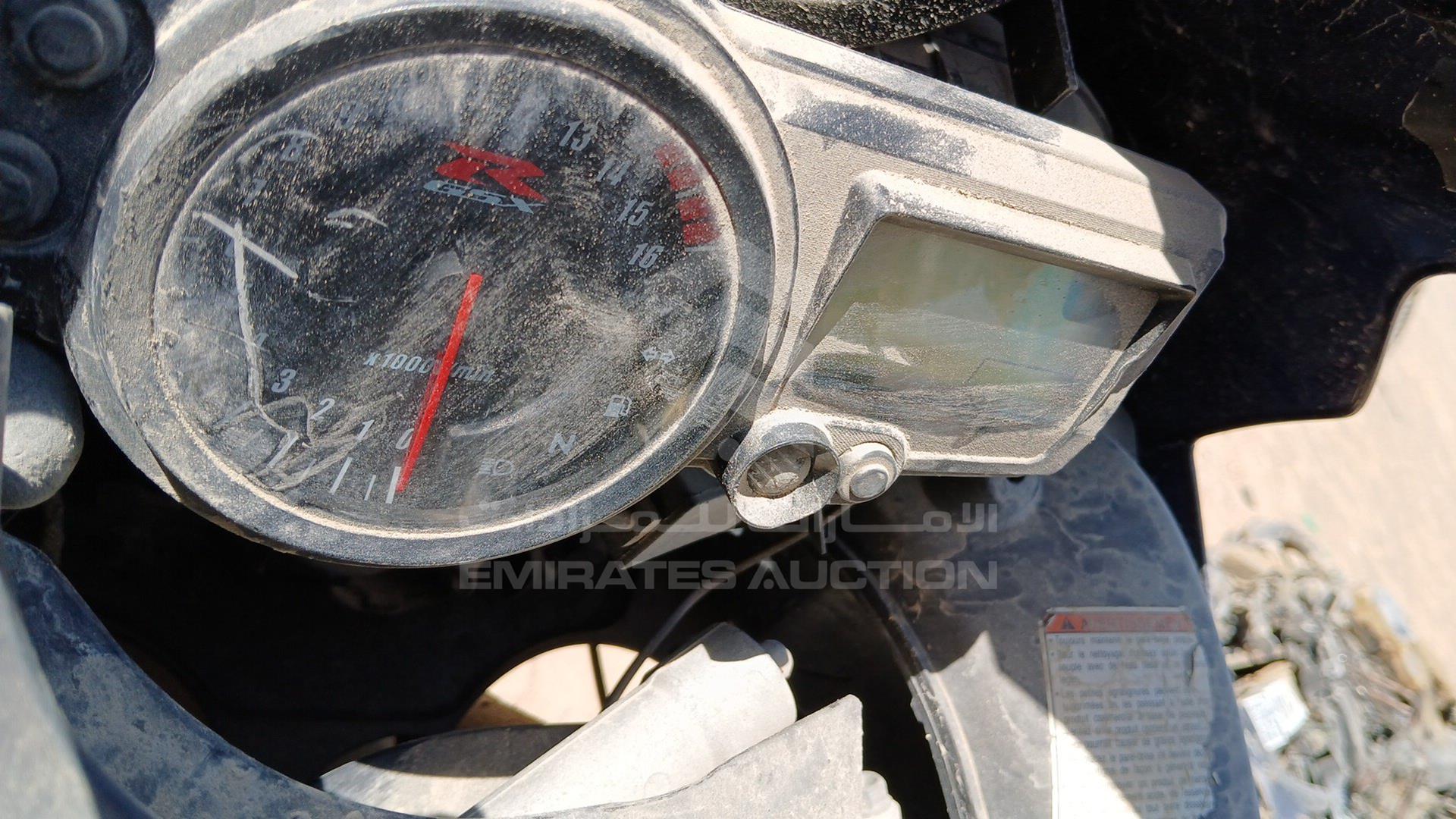 0 SUZUKI GSXR 750 VIN: JS1GR7JA352100040