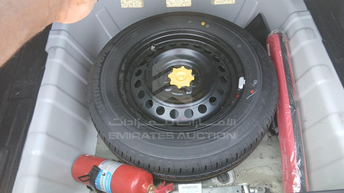 تويوتا ياريس 2023 — الإطار الاحتياطي — صورة 21