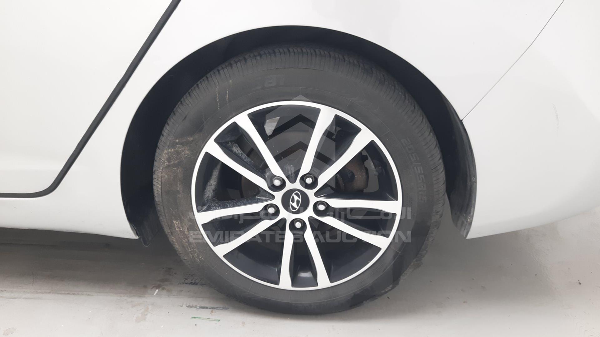 2015 HYUNDAI ELANTRA VIN: KMHDG41E6FU110532