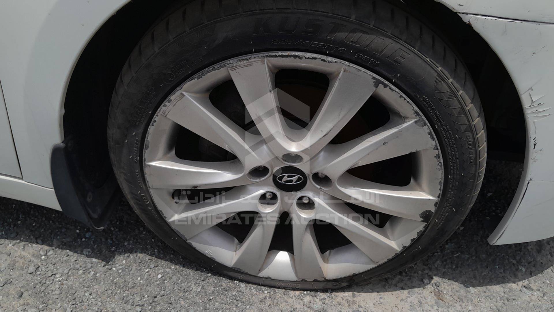 2014 HYUNDAI I40 VIN: KMHLC81C3EU063018