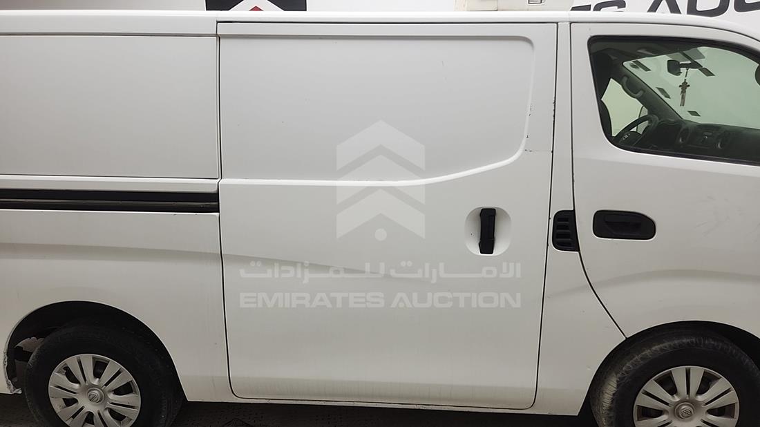 نيسان أورفان 2020 — الباب الخلفي الأيمن — صورة 15