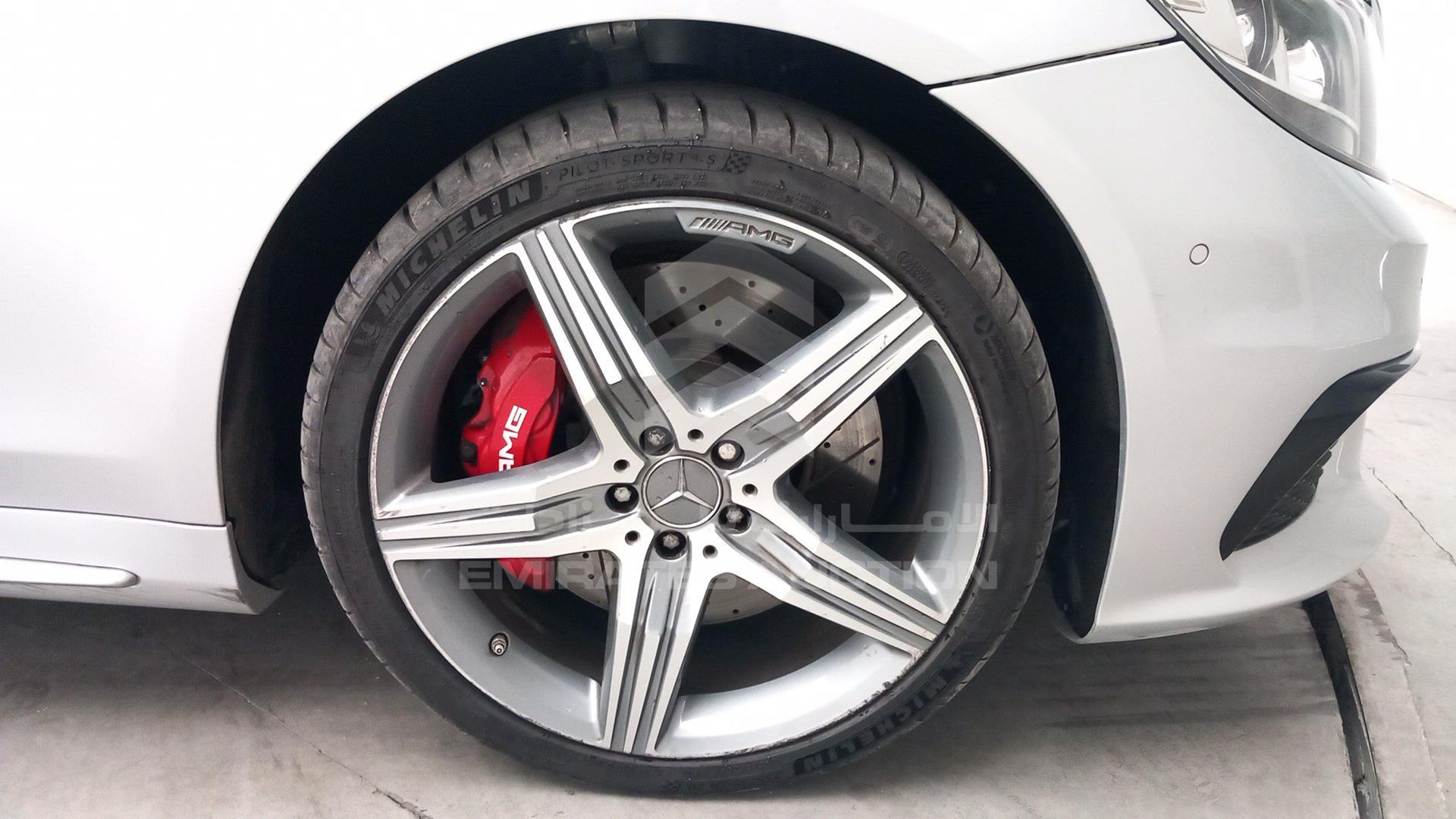 2015 MERCEDES S 63 AMG VIN: WDDUG7JB7FA074434