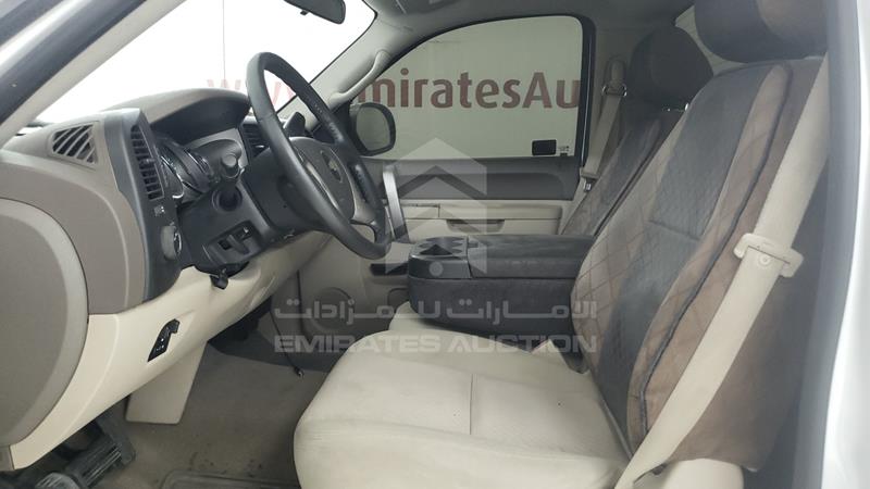 VIN: 1GCNK9E04CZ330267 Auction: EmiratesAuction Lot: 345598 1GCNK9E04CZ330267 Chevrolet Silverado 2012 WHITE Photo 12