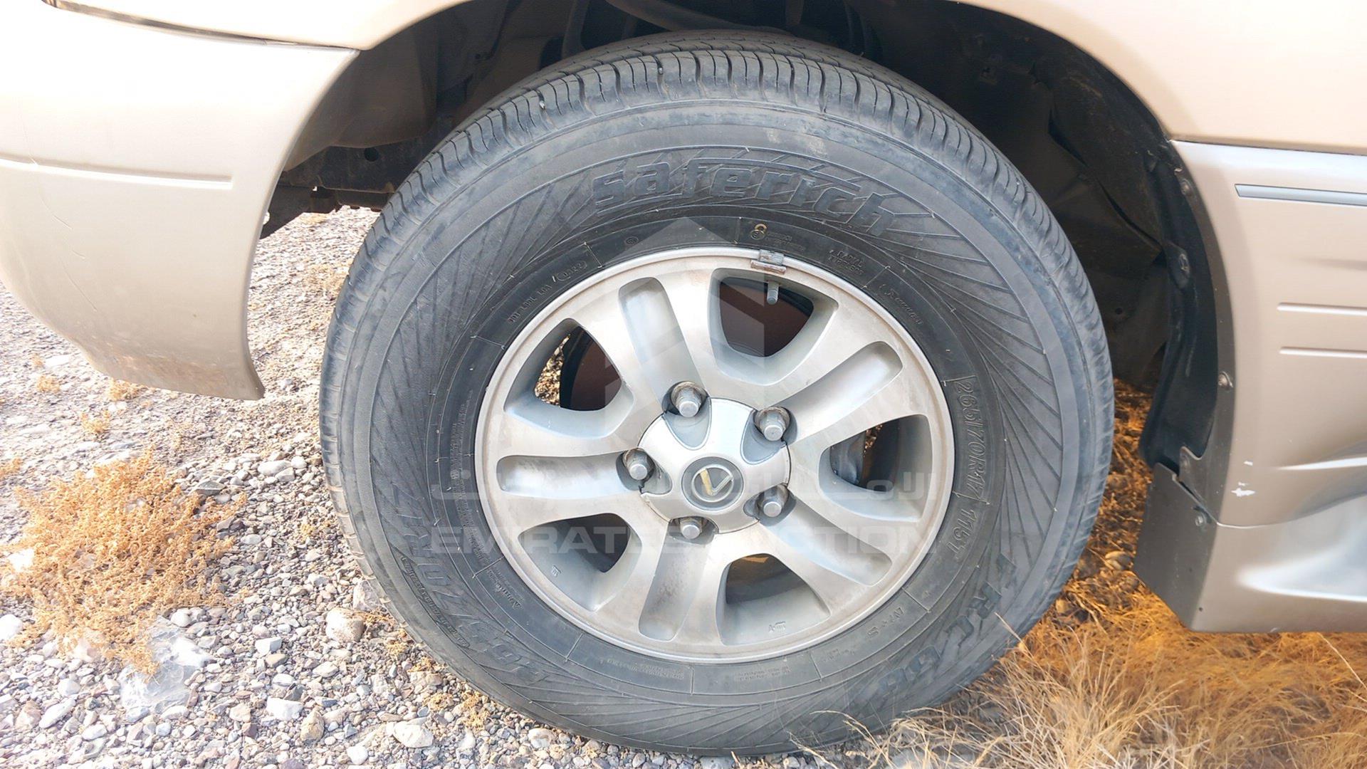 2001 LEXUS LX 470 VIN: JTJHT00W913508303