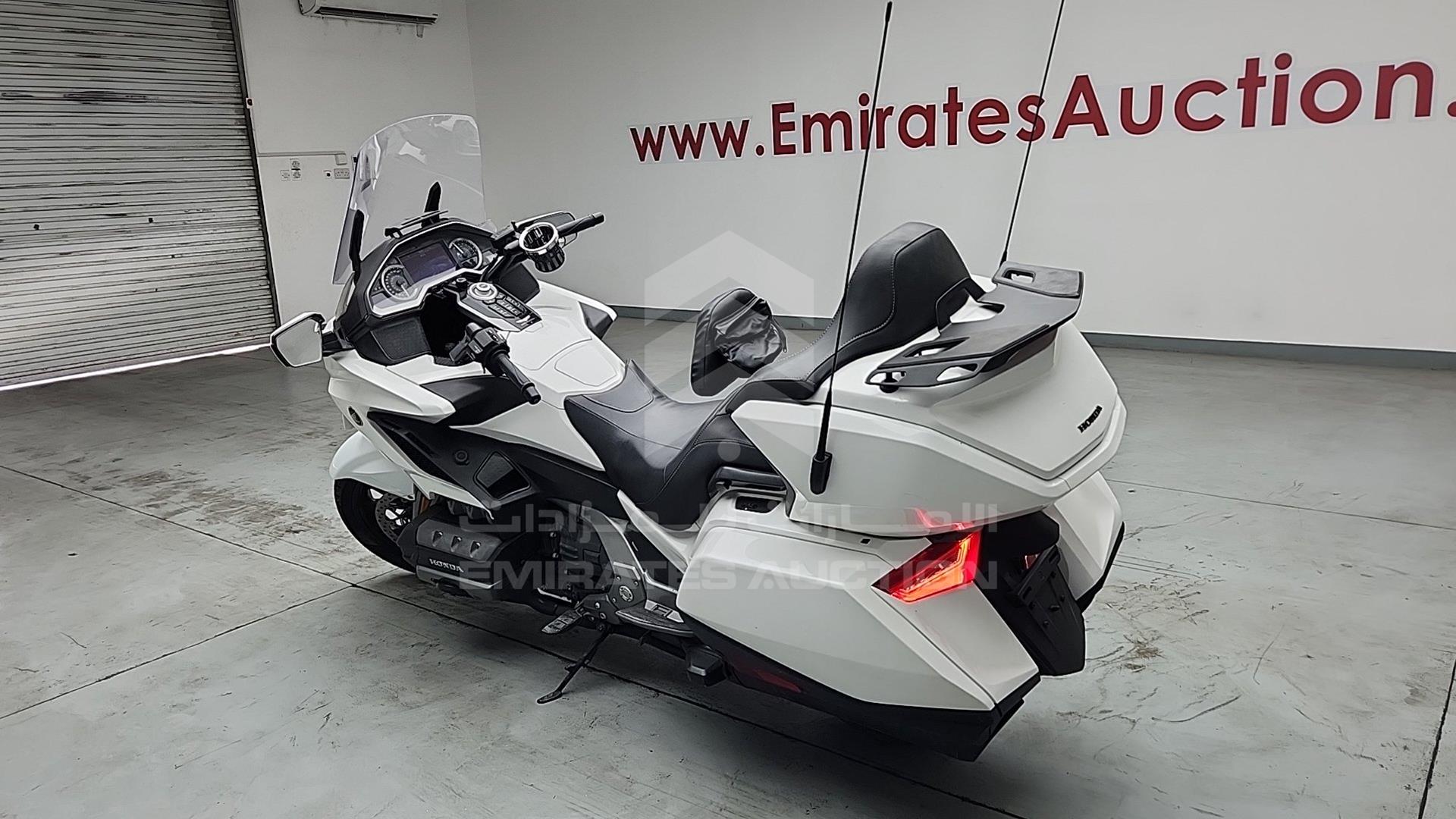 2018 HONDA GL 1800 VIN: JH2SC7959JK003144
