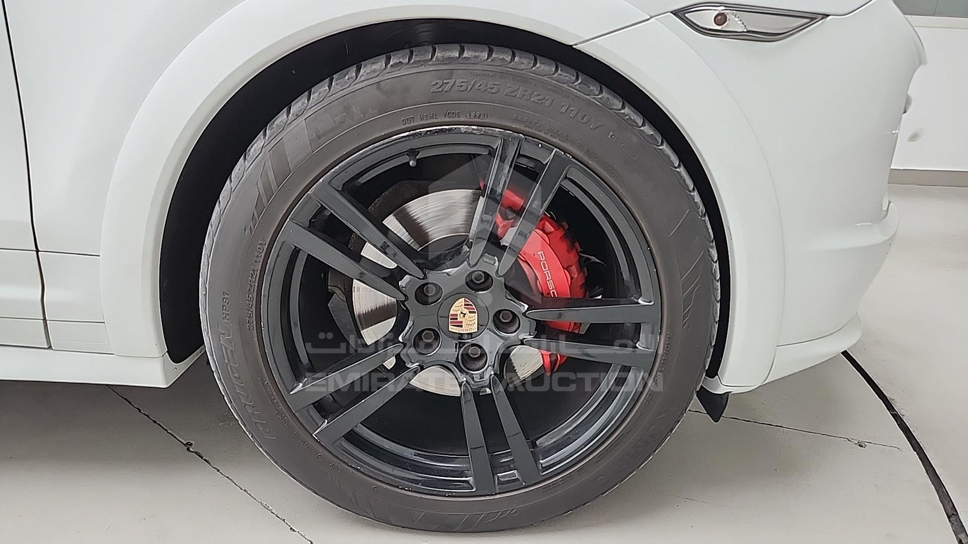 2014 PORSCHE CAYENNE GTS VIN: WP1ZZZ92ZELA73608