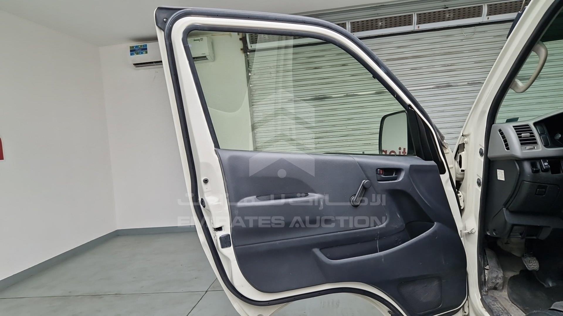 2013 TOYOTA HIACE VIN: JTGSX22P4D6139273