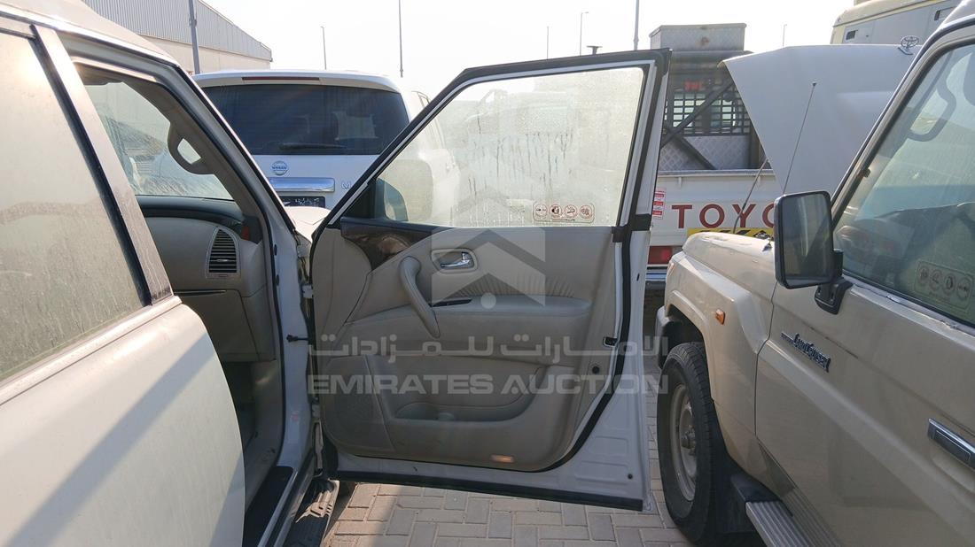 نيسان باترول 2019 — الباب الأمامي الأيمن — صورة 27
