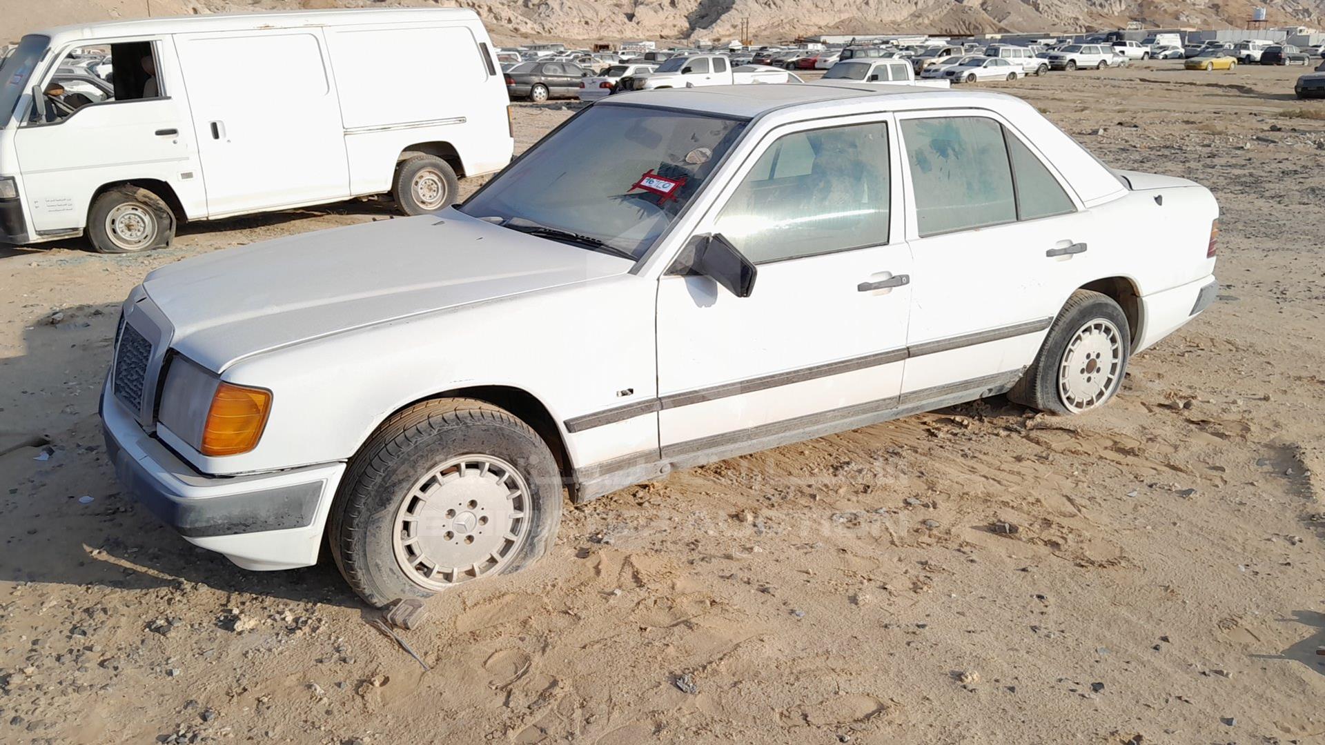 0 MERCEDES E 300 VIN: WDB1240301A473378