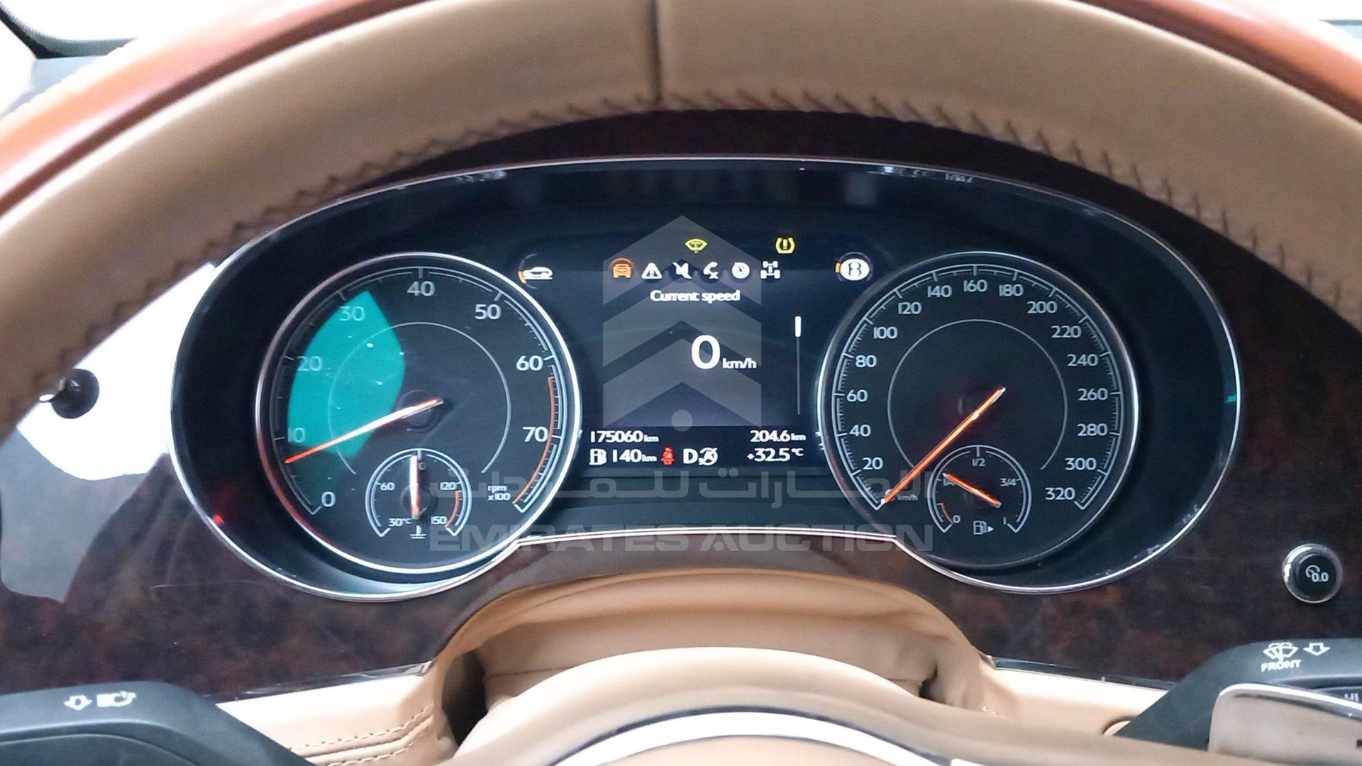 2017 BENTLEY BENTAYGA VIN: SJAAB1ZV8HC015778