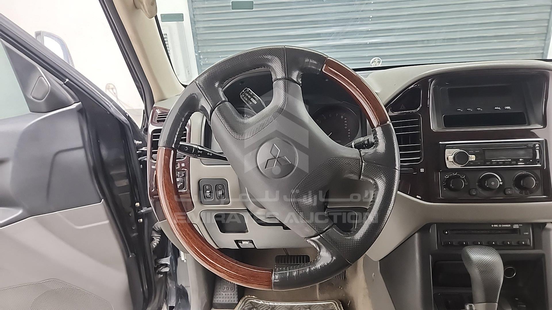 2002 MITSUBISHI PAJERO VIN: JMYLRV73W2J701499