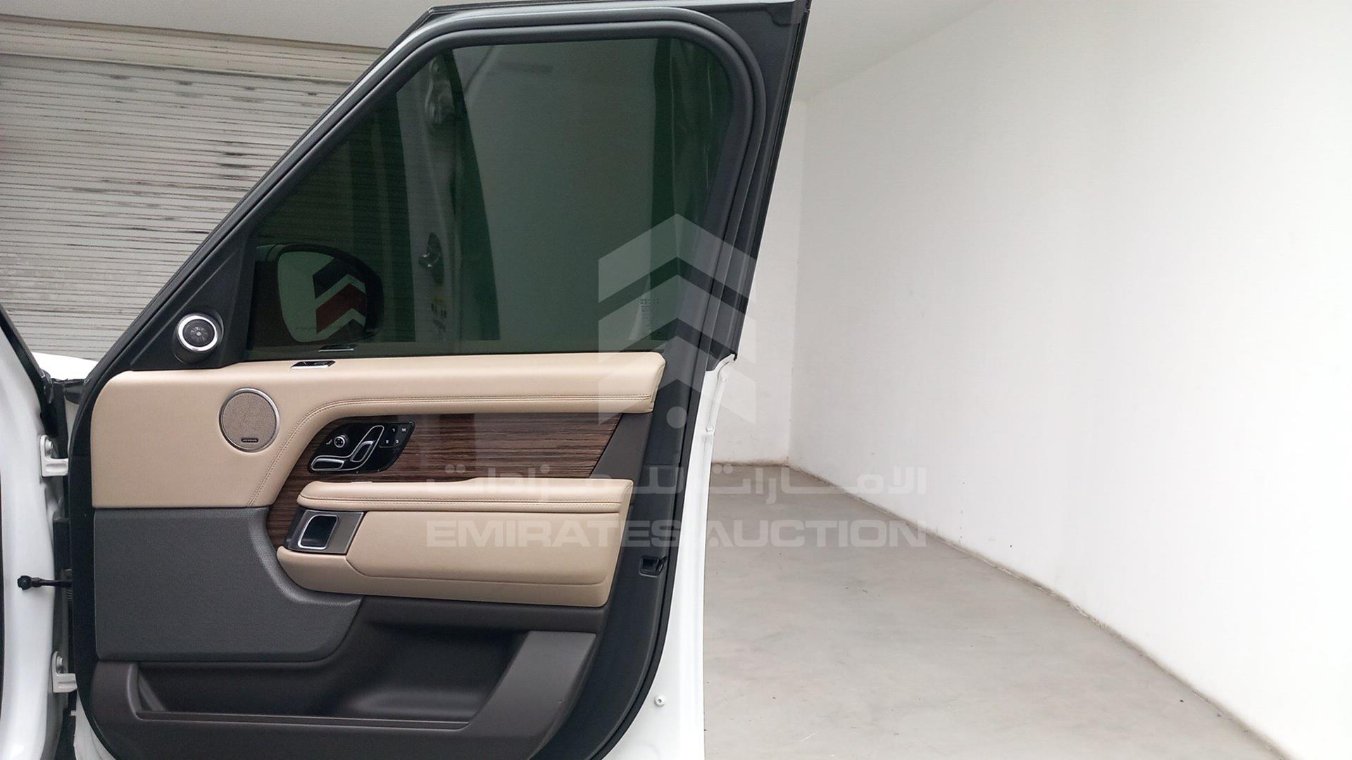 2018 RANGE ROVER HSE VIN: SALGA2BV4JA399290